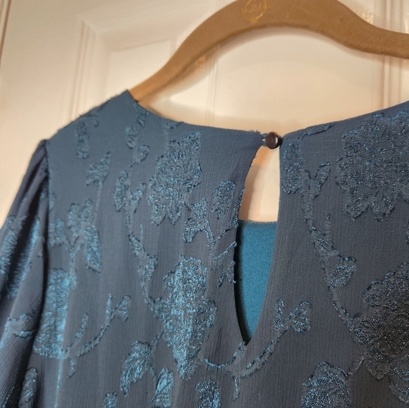 Beacon Apparel Jacquered A-Line Short Puff Sleeve Top Size L Teal Blue/G… - Picture 10 of 11